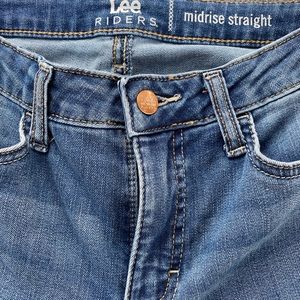 Lee Riders Mid-Rise blue jeans Size 6 -no tag